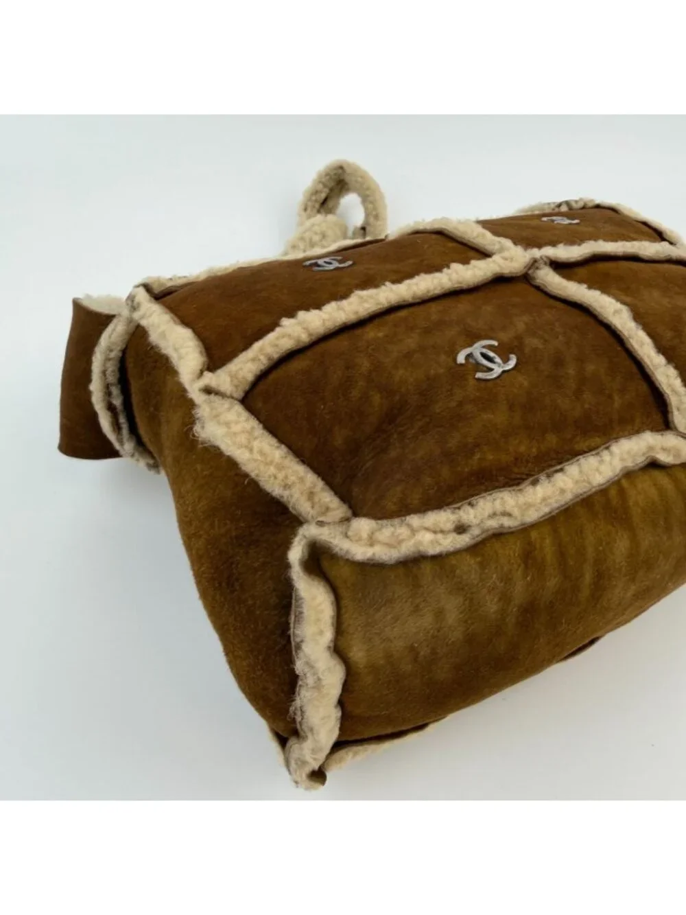 Chanel CC Logo Shoulder Bag Brown Shearling Suede Vintage - Picture 10 of 15